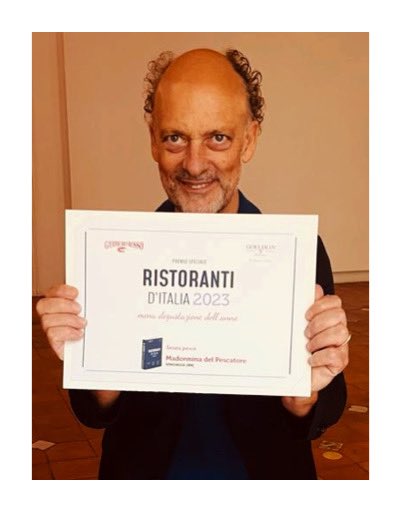 Tantissime soddisfazioni riempono i nostri cuori e le nostre teste, frutto del nostro continuo studio della materia, alla ricerca della “perfezione”.

-Il menù Luca e Moreno No Pesce è il menù dell’Anno 2023 per il Gambero Rosso,

#gamberorosso #guida2023 #madonninadelpescatore