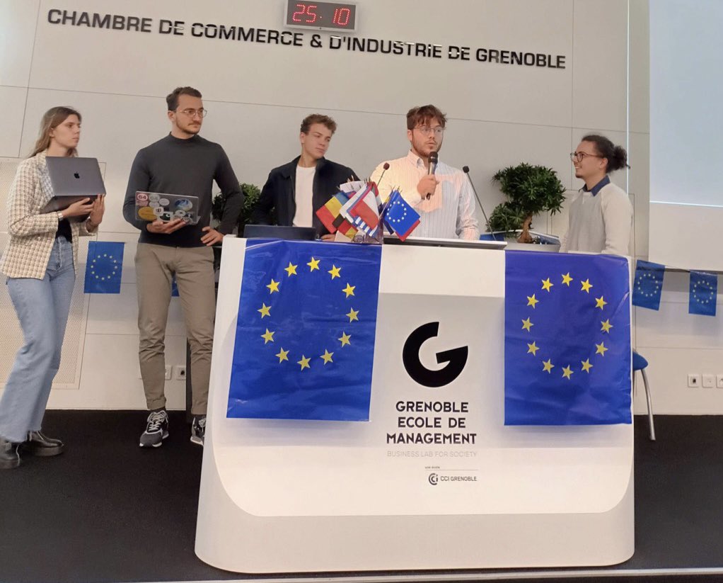 Présentation des amendements au texte de la Commission par le Parlement européen pour le #DSA 🇪🇺 Nos buts : 💪 Protéger les consommateurs 📈 Soutenir les petites et moyennes entreprises ❌ Supprimer les zones de non droit dans l’espace numérique européen