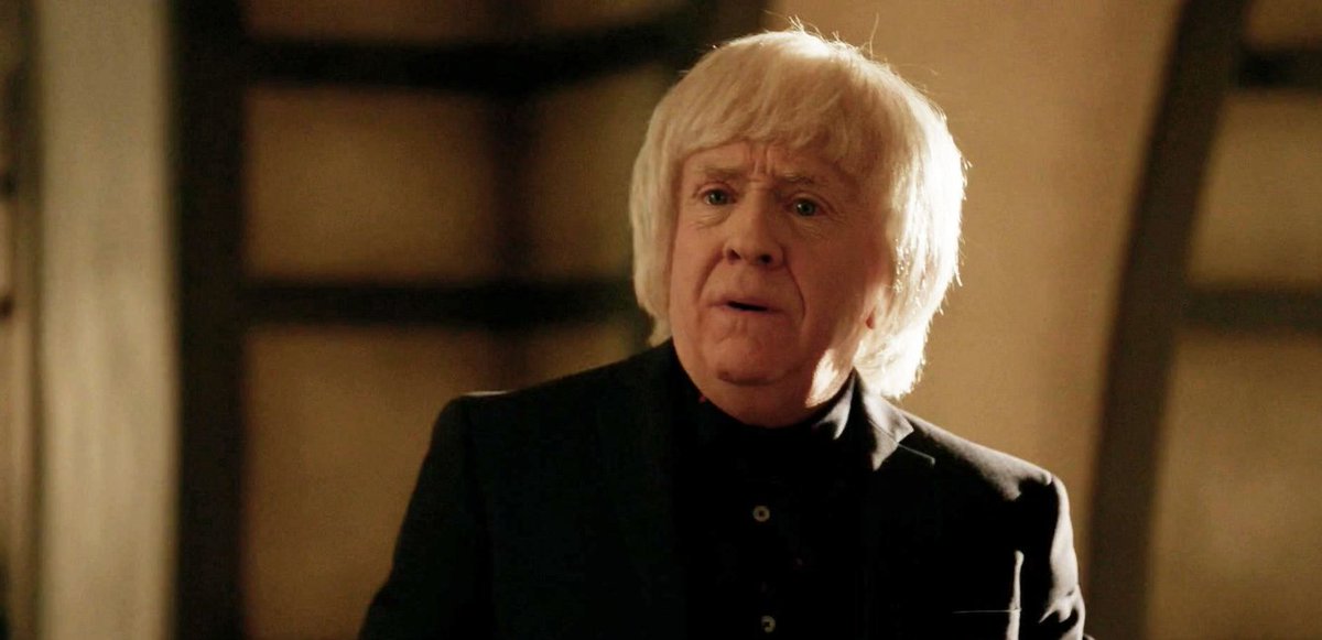 allocine's tweet photo. L'acteur américain #LeslieJordan, connu notamment pour son rôle de #BeverlyLeslie dans la série #WillAndGrace et ses personnages dans l'anthologie #AmericanHorrorStory (photo), est mort ce lundi dans un accident de voiture survenu à Los Angeles. Il était âgé de 67 ans. https://t.co/J5UsynW30V