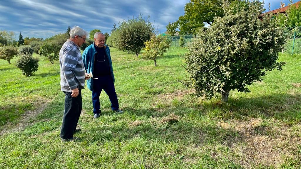 IntactProgetto's tweet image. As part of his secondment at @INRAE_France, prof. Khabar (@um5rabat) visited the Périgord region meeting members of the &quot;Association for the Promotion of Truffles and Trufficulture&quot; (APTT) which is under the aegis of the &quot;French Federation of Trufficultures&quot; (FFT) #INTACTproject.