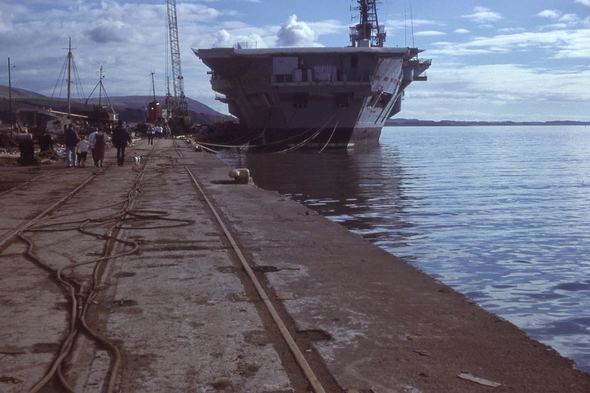 jimhannah00's tweet photo. @pinstripedline I took these in 1980 at Cairnryan as a wee boy taken down to have a look. https://t.co/V1nncz68nm