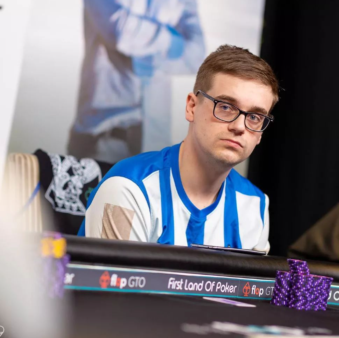 🧙‍♂️ Jon Ander Martínez <a href="/Jounas14/">Jounas14</a> suma dos nuevos bronces a su medallero de GGPoker

💸 El donostiarra está en un gran estado de forma y volvió a demostrar su calidad en la sala asiática, sumando 20.688$ en premios.

¡Enhorabuena! 👏

poker-red.com/noticias/pinch…