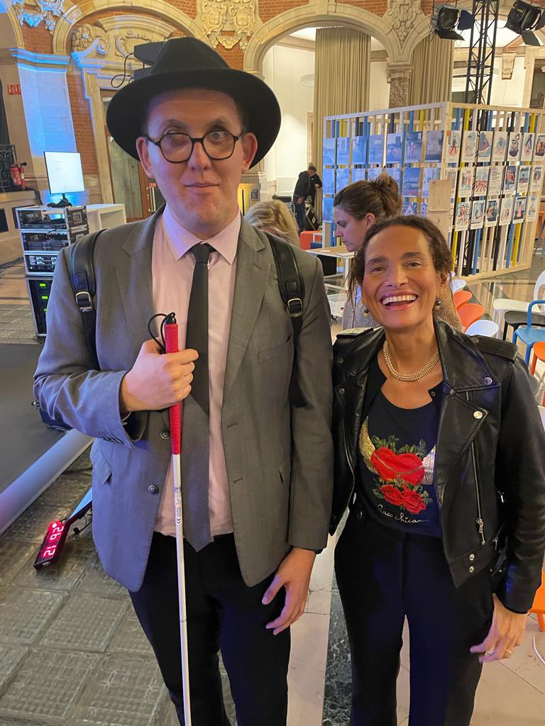 AssoAPHPP's tweet photo. Toujours moins d’1% de personnes handicapées visibles dans les médias 😡 !
Faudra-t-il en passer par des objectifs chiffrés avec sanctions pour que ça change réellement comme dans l’emploi et comme peut-être demain en politique ? @Arcom_fr @FrederiqueBedos #représentativité https://t.co/JotB0ZUvuR