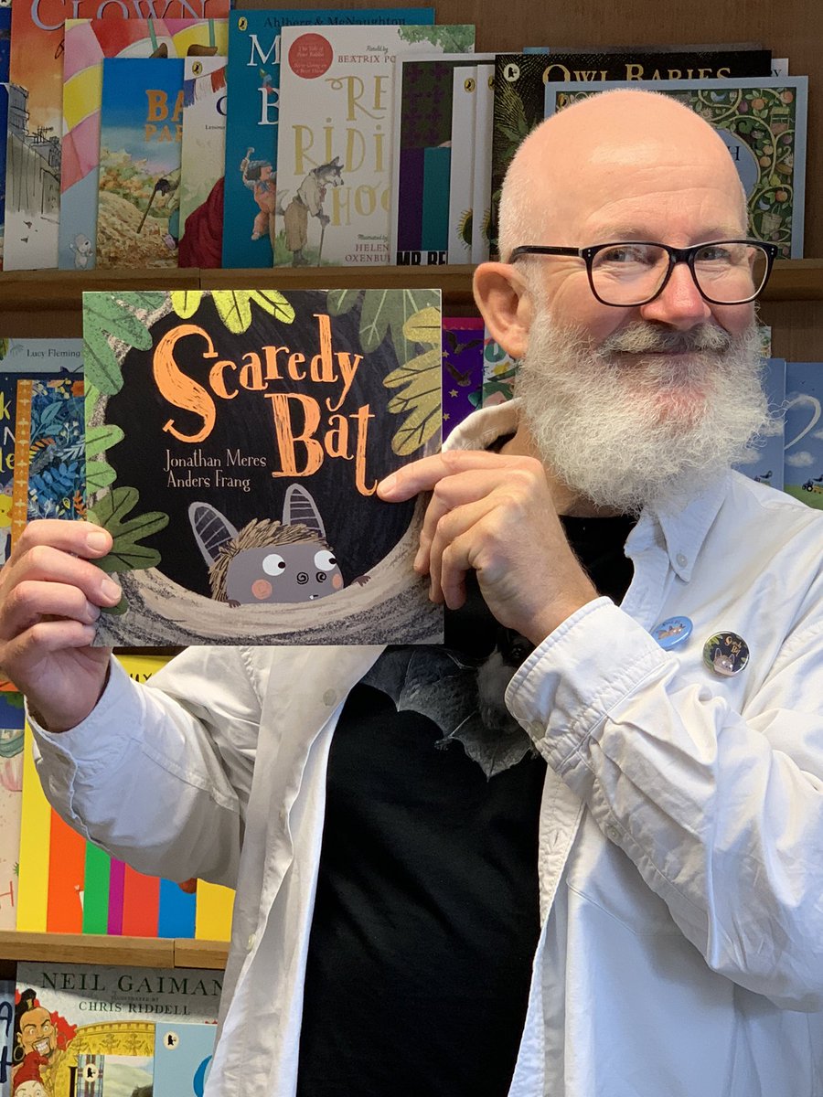 littledoorbooks's tweet photo. Hey all, it's #BatWeek and we just had to give a shout out to our #bookbugprize shortlisted #picturebook #ScaredyBat by @JonathanMeres and @andersfrang .
Join Little Bat on an amazing and funny adventure, perfect for Autumn.
@bouncemarketing @Bookbug_SBT @scottishbktrust https://t.co/m9l94Jlc5s