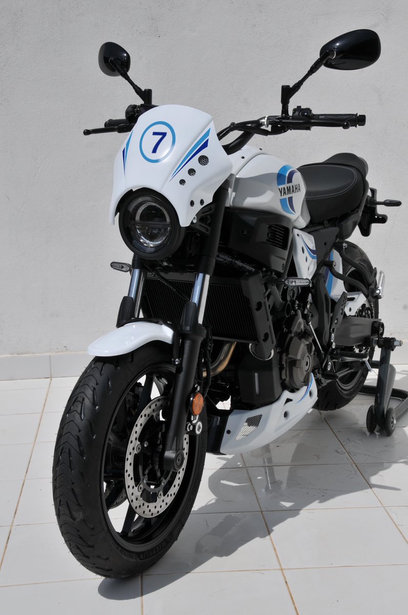 ermaxofficiel's tweet photo. Nouveaux produits pour le XSR700 2022 ! Au programme: tête de fourche, tête de fourche cafe racer, garde boue avant/arrière, caches latéraux, sabot moteur! Disponible sur notre e-shop https://t.co/spGl3ZQOzi 🛍 
#ermax #ermaxdesign #yamaha #scoot #xsr700 #newbike #oldbike https://t.co/5U0eDDTFjH