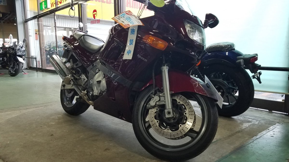 HONEY_GO39's tweet photo. @g3_zc13s ZZR400(*´ω｀*)
GPZ400Rの後継機(◍•ᴗ•◍) https://t.co/DyiSlyvrjf