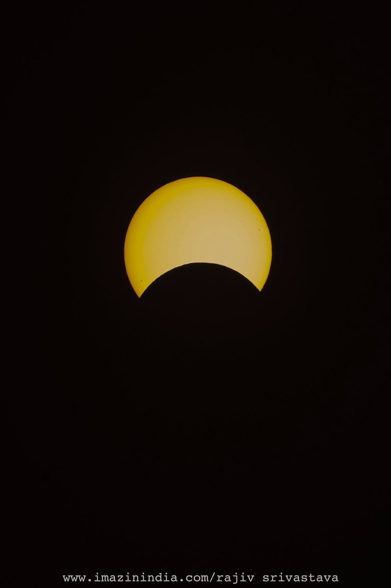 Shots of partial solar eclipse, 25th Oct 2022. 
Copyright ©️ 2002 All rights reserved. 

#solareclipse #solareclipseindia #Noida #UttarPradesh #india #Solar #photography #Photos #ThePhotoHour #imazinindia #rajivsrivastava