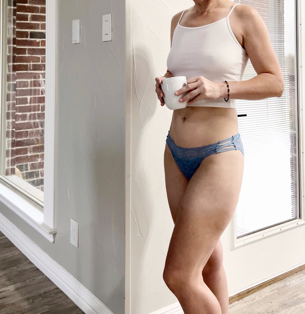 AllAmericanJess's tweet photo. Morning coffee and thinking of you #starbuckscoffee #NaturalBeauty https://t.co/a2ZqFgnhh2