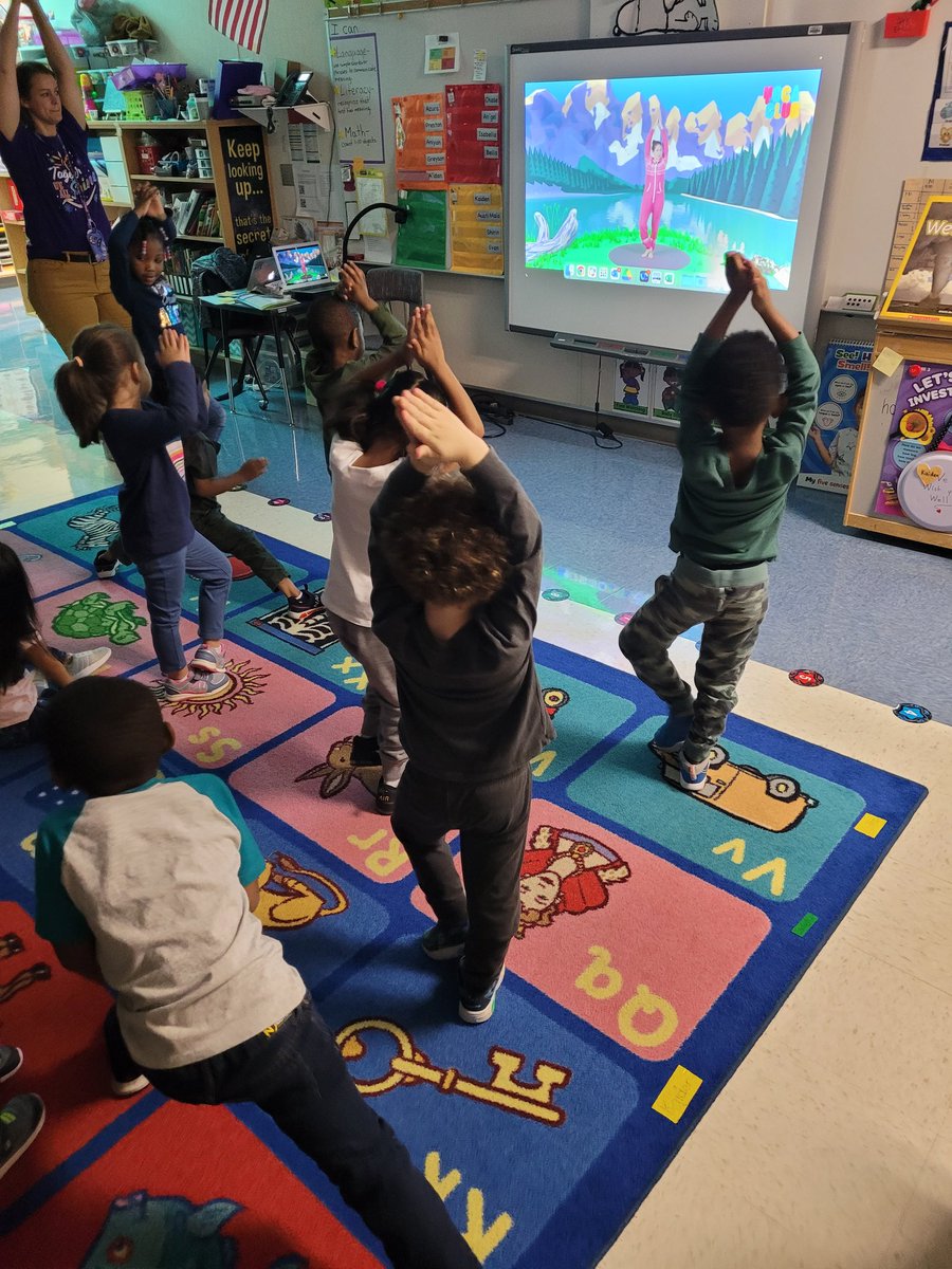 MsHarden4's tweet photo. Cosmic weather yoga for our preschoolers this morning. #treepose https://t.co/IaCd08scd8