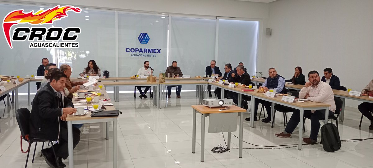 Seccion67CROC's tweet photo. #CROCAguascalientes;
Nos encontramos en las instalaciones de Coparmex, dónde nuestra Secretaria Técnica Alejandra Bárcenas, así como nuestro Srio Gral y Propietario Sector Trabajadores ante el Infonavit @chitocroc participan en la Sesión 341 de la CCR Infonavit.
@IsaiasSiCumple https://t.co/WYnE1BS2B6