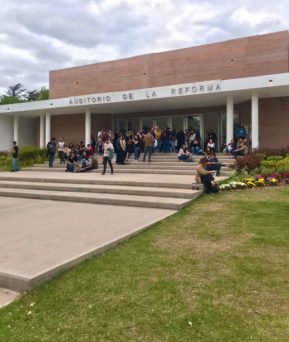 IntactProgetto's tweet image. Eduardo Nouhra (@CONICETDialoga), Eva (@CITAAragon) and Sebastian Dambolena (CONICET) presented a poster on Aroma de la trufa negra (Tuber melanosporum) cultivada en Argentina on the 20th of October in the framework of the III Reunión Argentina de Micología.