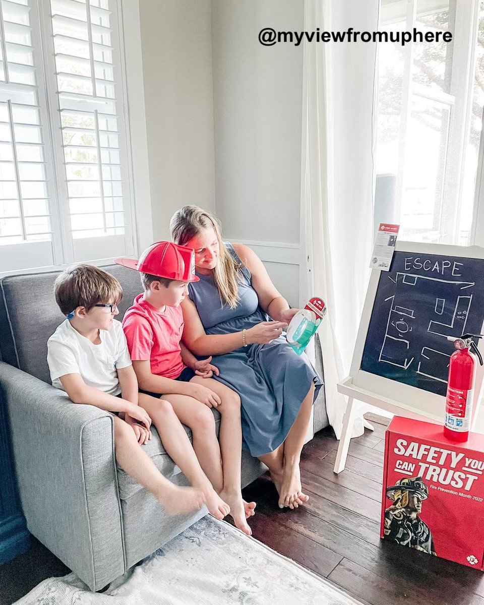 #FirstAlertPartner This Fire Prevention Month is the perfect time to practice whole home safety. Check your <a href="/FirstAlert/">First Alert</a> smoke &amp; CO alarms &amp; ensure that you have a fire extinguisher handy. Protect what matters most. clvr.li/FAFPMCS2  #FirePreventionMonth #FirstAlert