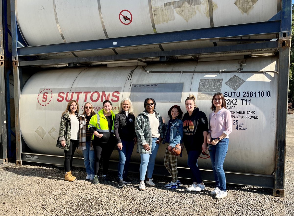 Members of our US team recently took part in an office trip to spend some time with colleagues in the Suttons International West Chester PA office for team building and close working. They also visited our partner logistics provider SMS Rail Lines for a depot tour.