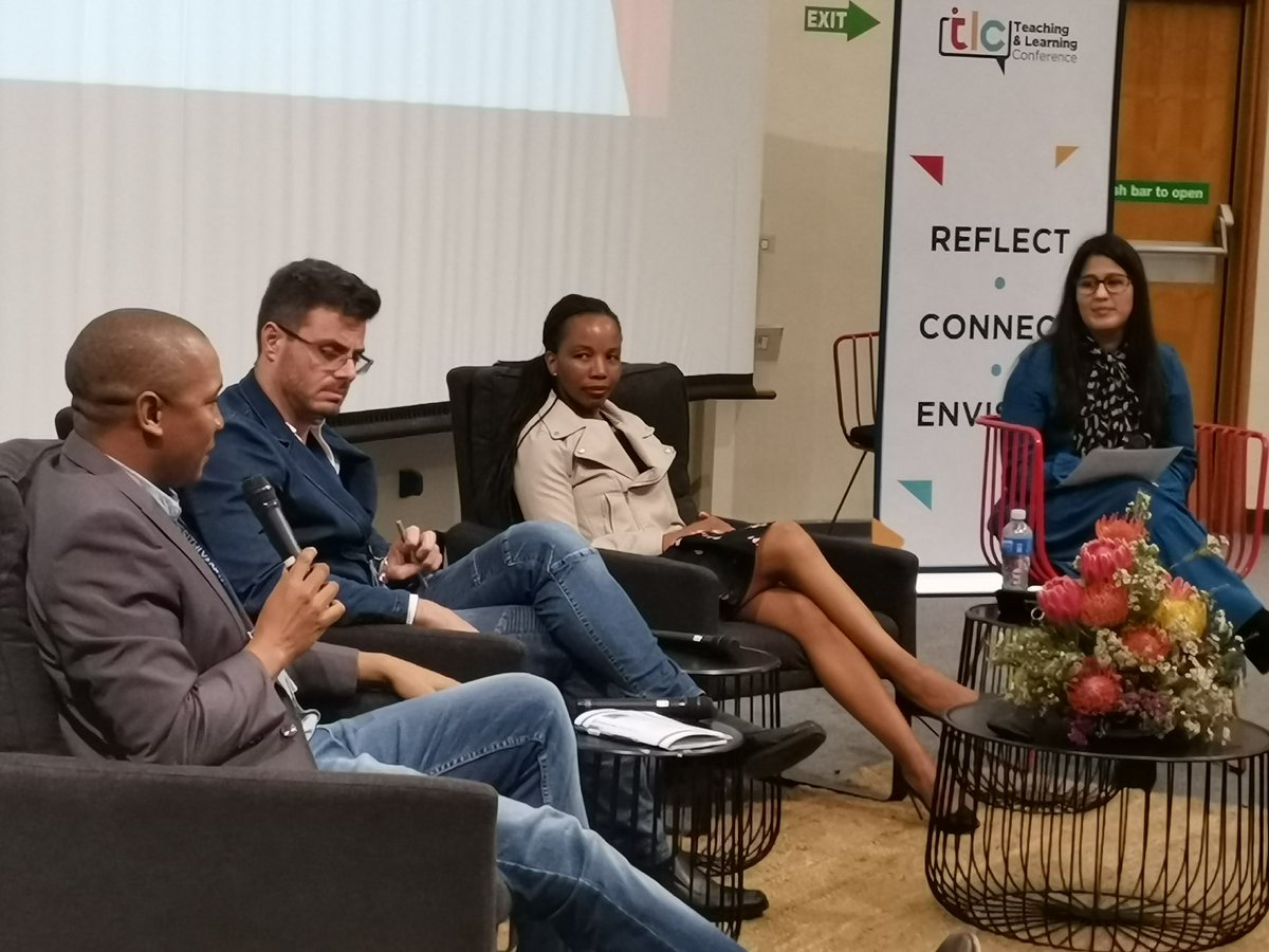 #TLC2022 'Teaching using Amathuba' panel chaired by <a href="/TasneemJaffer/">Tasneem</a>. Also excited about the One Button Studio features <a href="/CILT_UCT/">CILT at UCT</a> <a href="/ched_uct/">Centre for Higher Education Development (CHED)</a>