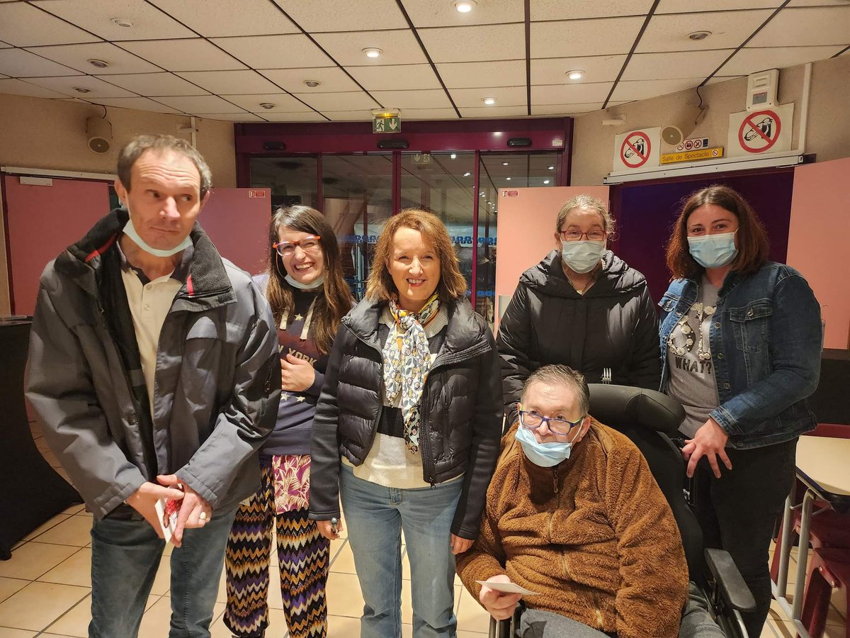 Adef Résidences (@adefresidences) on Twitter photo Mardi dernier des Résidents de notre FAM à Gauchy se sont rendus à une représentation de l’humoriste Anne Roumanoff. Une superbe soirée passée à rire de la société que les Résidents ont adoré. Merci <a href="/anne_roumanoff/">Anne Roumanoff</a>. #handicap Mardi dernier des Résidents de notre FAM à Gauchy se sont rendus à une représentation de l’humoriste Anne Roumanoff. Une superbe soirée passée à rire de la société que les Résidents ont adoré. Merci <a href="/anne_roumanoff/">Anne Roumanoff</a>. #handicap