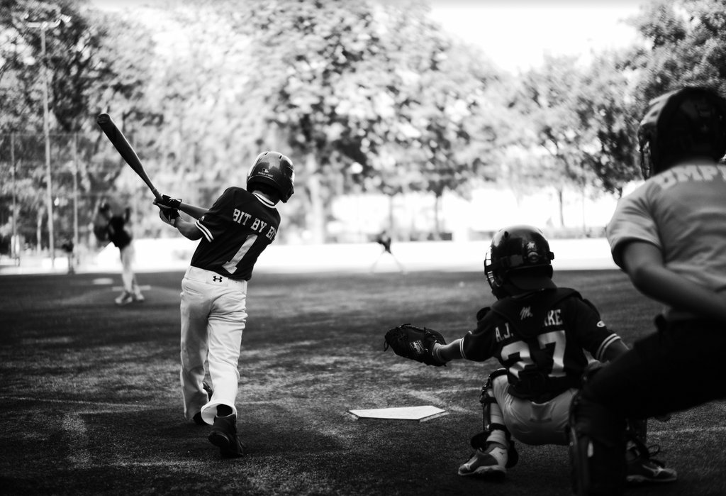 Don't forget that online purchasing is well underway on our website! You can purchase all of our artists work online at lloydsartgroup.co.uk - make sure you don't miss your chance! 🖼️

Artwork featured: 'Let's Play Ball' by  Markus Stampfli 

 #lloydsoflondon #artshowlondon