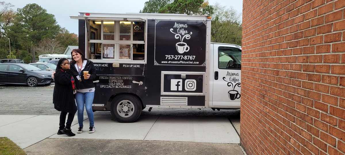 Thank you <a href="/aromacoffee757/">Aroma Coffee</a> and <a href="/AchievableAn/">An Achievable Dream</a> ~ nice treat this morning ☕️ 
#bluefishdreamers
#BluefishBelieve