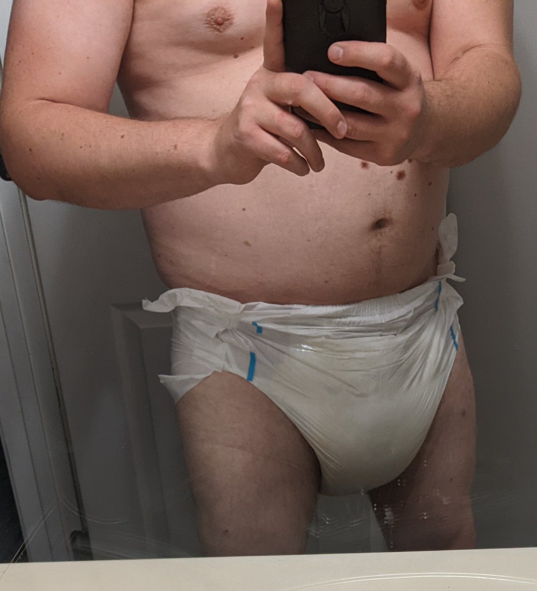 Alecdl88's tweet photo. I soaked through my Trest diaper 😳 #abdl #diaperlovers #Diaperboys https://t.co/CkrfmaF2LN