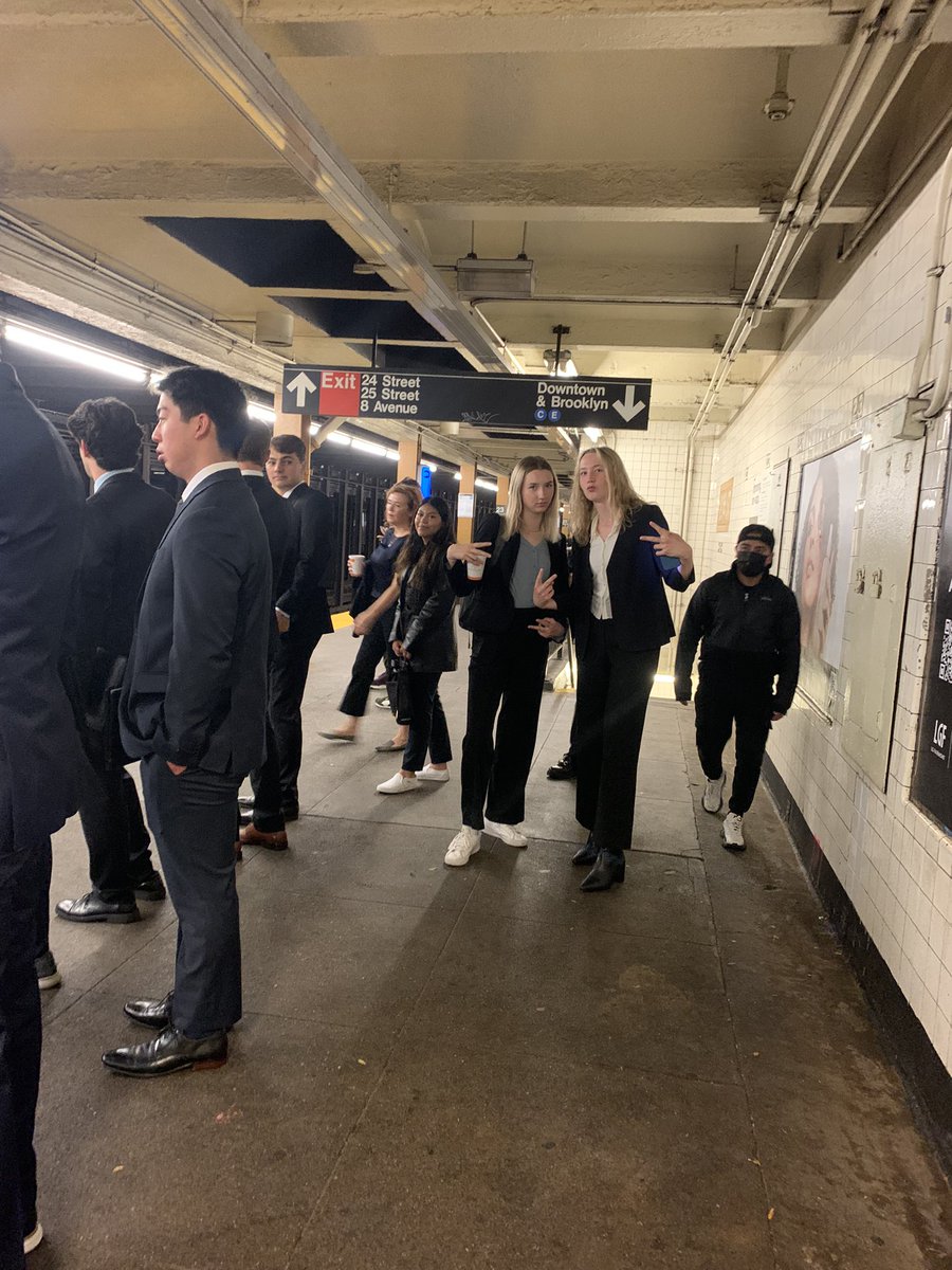 orayangle's tweet photo. @Gonzaga_CPD #ZAGSonWallStreet Day 2. Morning subway to Midtown! https://t.co/d9ERozl2Mt