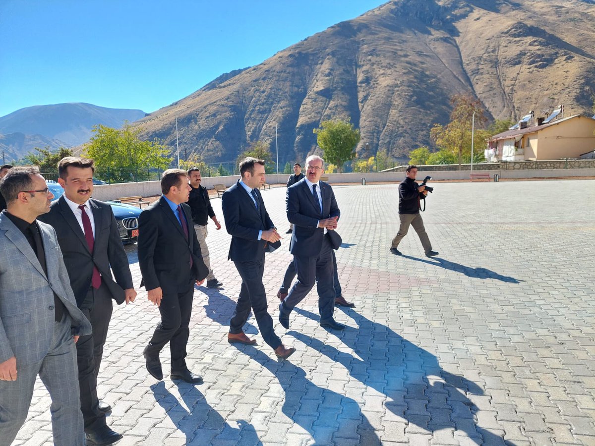 İlimiz Valisi Sn. Dr. Ömer TORAMAN ve Millî Eğitim Müdürümüz Mehmet YİĞİT Keban ilçemizde Musa Coşkun Ortaokulu ve Keban ÇPAL'de incelemelerde bulundular. <a href="/tcmeb/">Millî Eğitim Bakanlığı</a> <a href="/omertoraman25/">Ömer Toraman, Doç. Dr.</a> <a href="/mehmetyigitmem/">Mehmet YİĞİT</a>