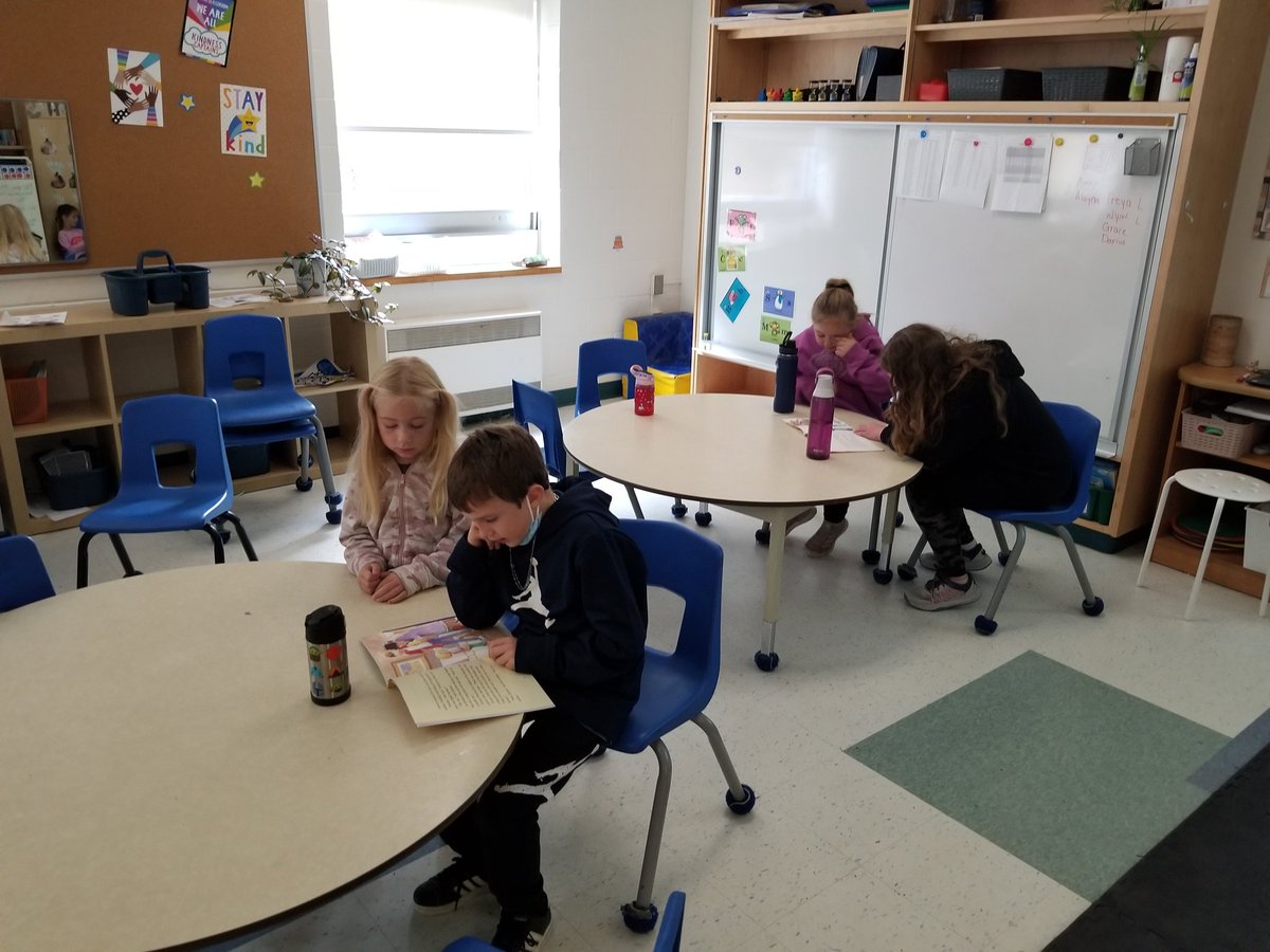 Reading buddies are back! 😁🥰
#buildingrelationships
#RCDSB 
<a href="/Whitney_Public/">Whitney_Public</a>