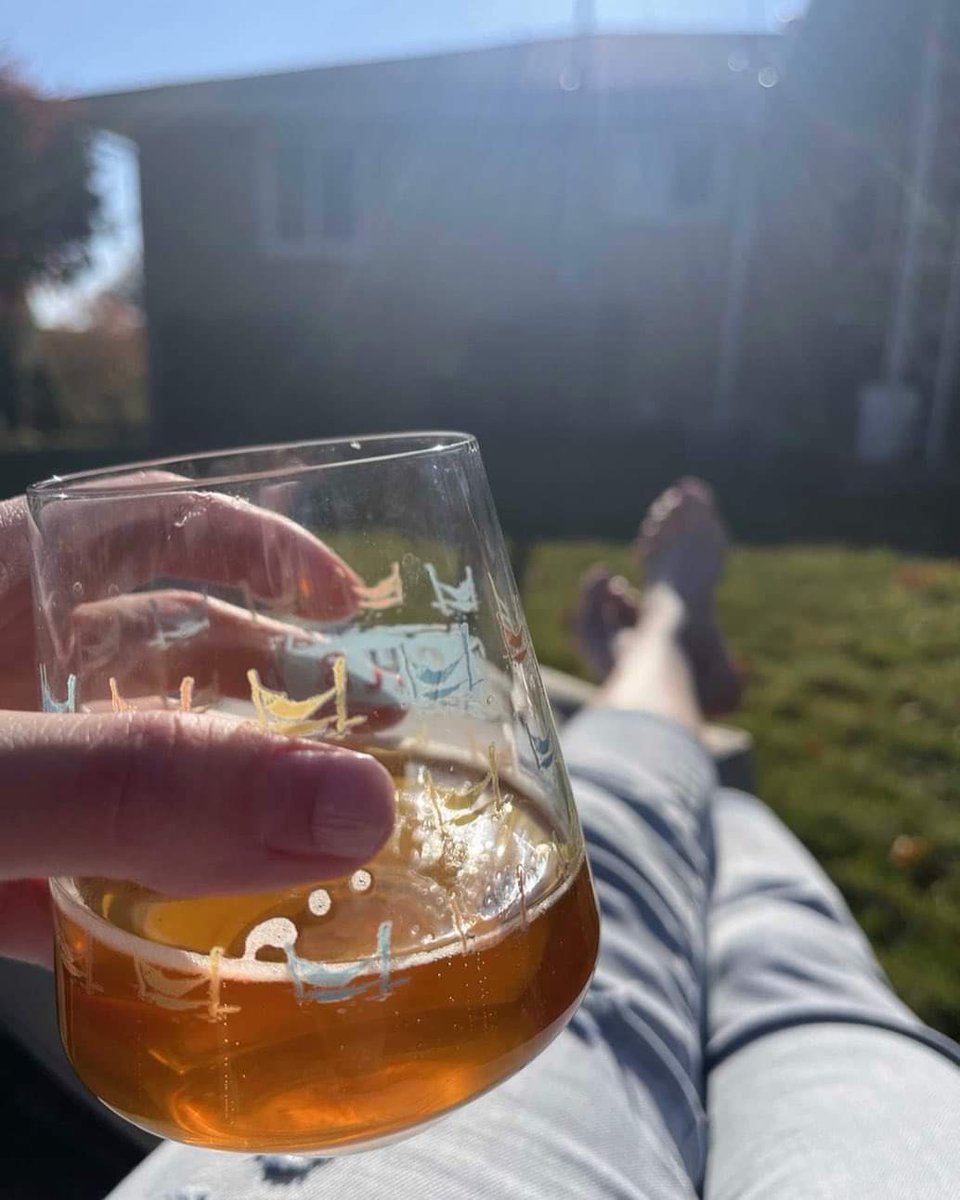 Soak up the last of those rays with a great brew ☀️ 🕶 🍺 

[📸: Motorcycle92 via Untappd]

#brewedawakening #fall #brewlocal #drinklocal #dormont #pittsburgh #412 #craftbeer #craftbeerpgh #cheers