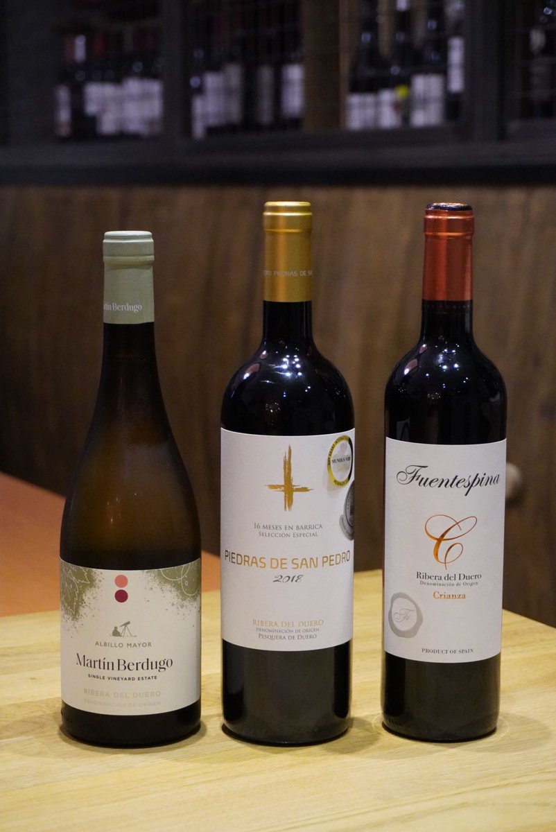 Fue una agradable comida regada con vinos de <a href="/martinberdugo/">Martín Berdugo</a> #PiedrasdeSanPedro y <a href="/VinoFuentespina/">Bodegas Fuentespina</a>
#RiberadelDuero
🎥💋🍷