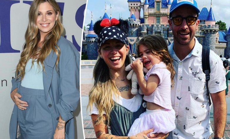 MianchPk's tweet photo. Christina Perri Gives Birth to “Magical Double Rainbow Baby Girl”
#hotgossipnewz #pediapie #ChristinaPerri #Birth #MagicalDoubleRainbow #BabyGirl #parents #newborn
https://t.co/CuiHyEjVJw https://t.co/JTPoUDZZ1m
