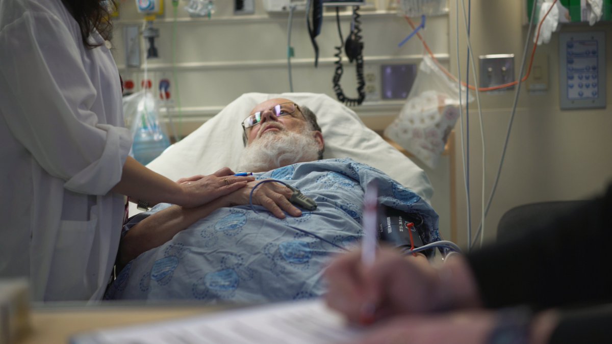 hopitalmontfort's tweet photo. This morning, the Montfort Emergency Room is at full capacity. All our stretchers are occupied. Of course, we will see everyone who needs care, but expect a longer wait time. (1/3) https://t.co/Q1jasjqrlR