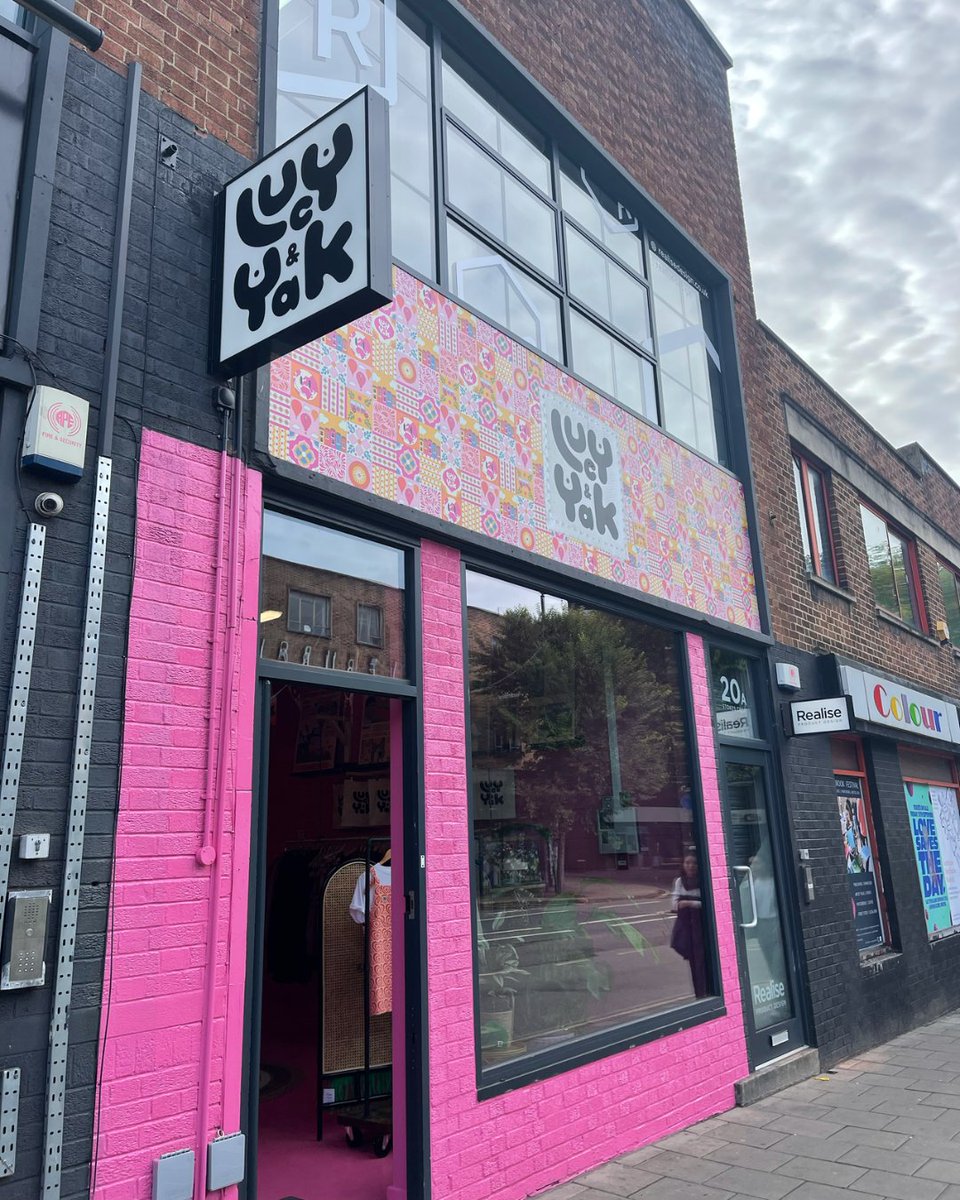 Lucy & Yak tweet media