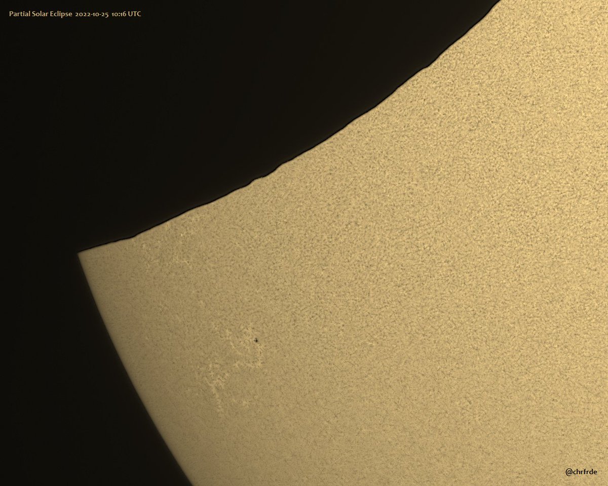 Closeup view of today's #Sun at #PartialSolarEclipse with the noticeably ragged edge of the #Moon. 50 x 3 ms Ha 35 nm + OD 3.8 solar foil in Celestron 8' at f/10.