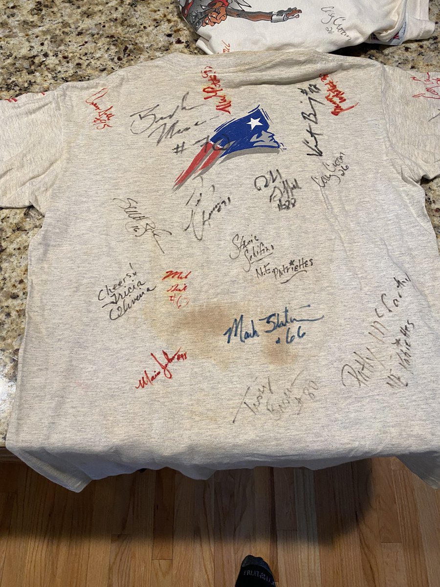 jonlanctot10's tweet photo. @scottzolak thanks for the auto back at Bryant College!! https://t.co/nJhF1y17Q3