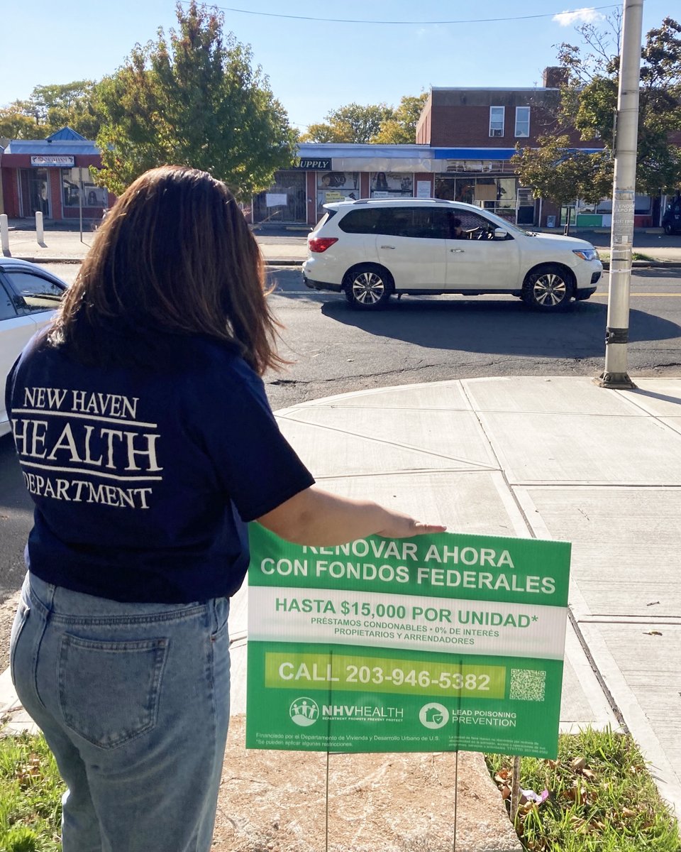 NHVPublicHealth's tweet photo. El equipo de #NHVHealth está ocupado esta #SemanaDePrevenciónDeEnvenenamientoPorPlomo difundiendo los recursos que tenemos para ayudar a mantener a #nhvfamilies a salvo del plomo. https://t.co/vSerEYffF4 #nhvhomes #prevencióndelplomo https://t.co/TFPseK2bG2