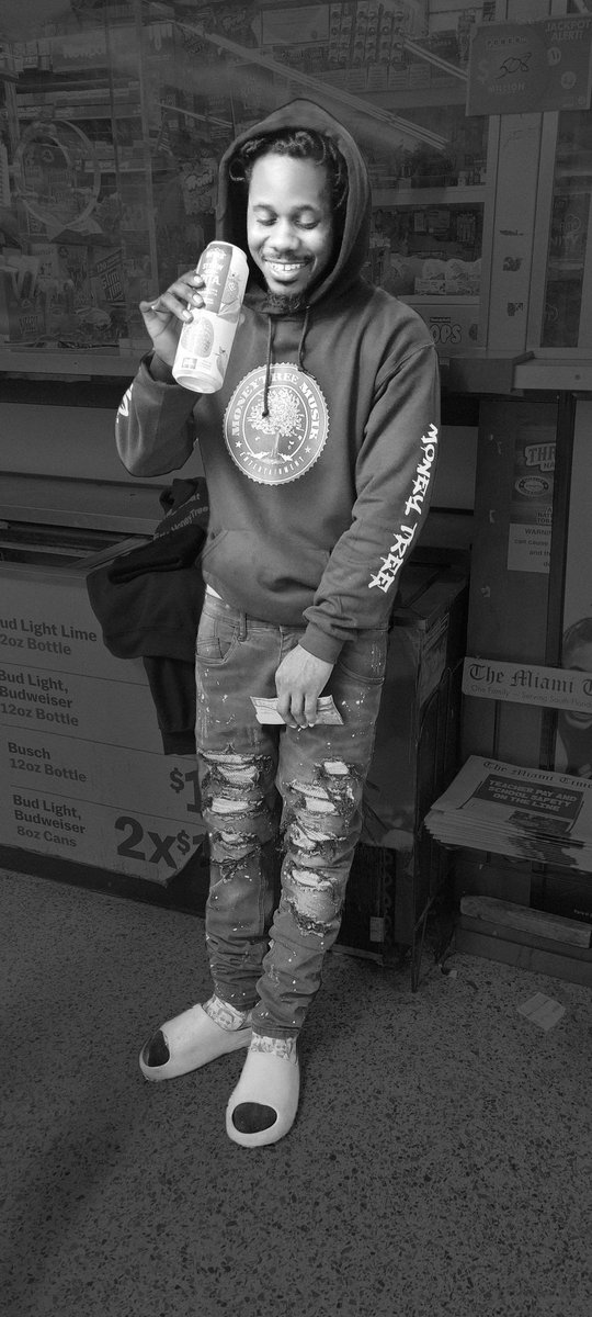 MulaMarleyMTE's tweet photo. The CEO
#MoneyTreeMusikEntertainmentLLC https://t.co/2b3FpaiZQj