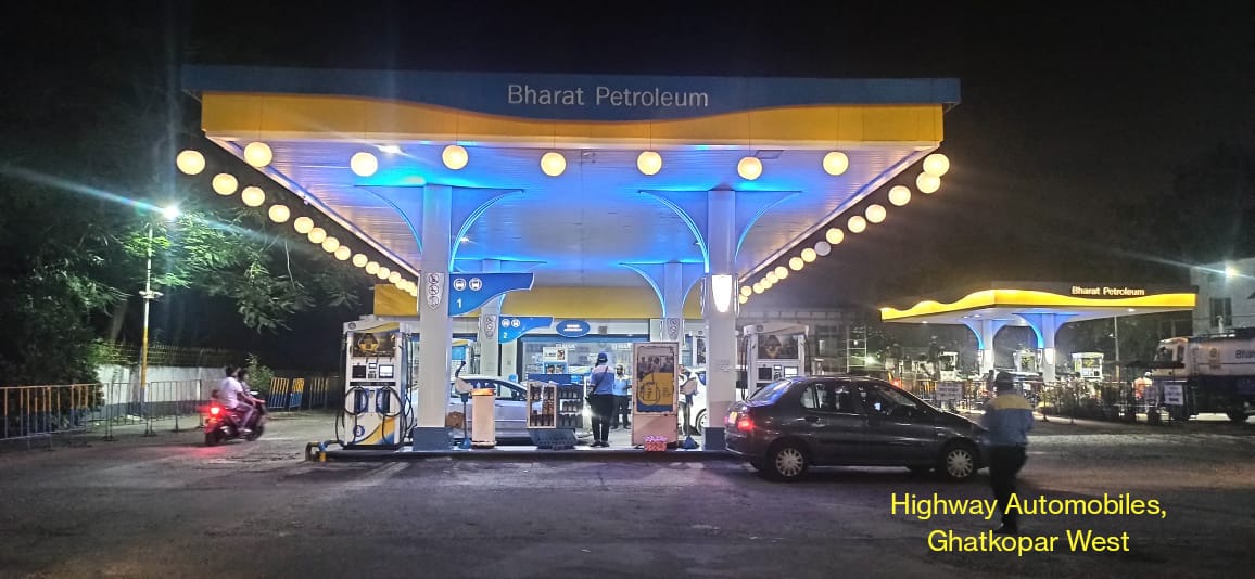 BPCLRETAILMUMB1's tweet photo. Wishing all our valued patrons abundance of joy this Diwali. 
From BPCL team at *Highway Auto, Ghatkopar, Mumbai*
#HappyDiwali            
#photooftheday
#powerwithinyou
#PureforSure #BharatPetroleum #BPCLfuelstations #EnergisingLives 
 @BPCLimited @rakeshsinhabpc https://t.co/mJggXWkLZN