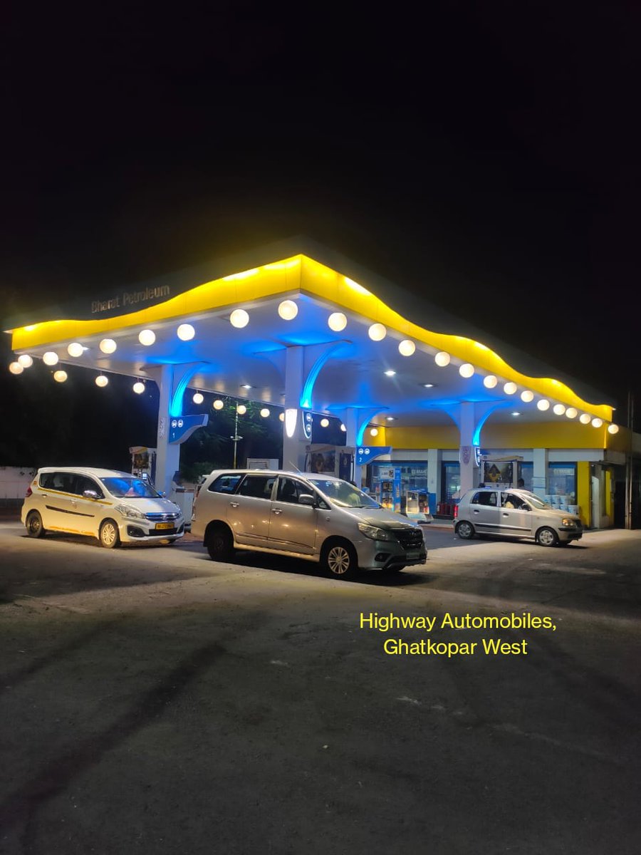 BPCLRETAILMUMB1's tweet photo. Wishing all our valued patrons abundance of joy this Diwali. 
From BPCL team at *Highway Auto, Ghatkopar, Mumbai*
#HappyDiwali            
#photooftheday
#powerwithinyou
#PureforSure #BharatPetroleum #BPCLfuelstations #EnergisingLives 
 @BPCLimited @rakeshsinhabpc https://t.co/mJggXWkLZN