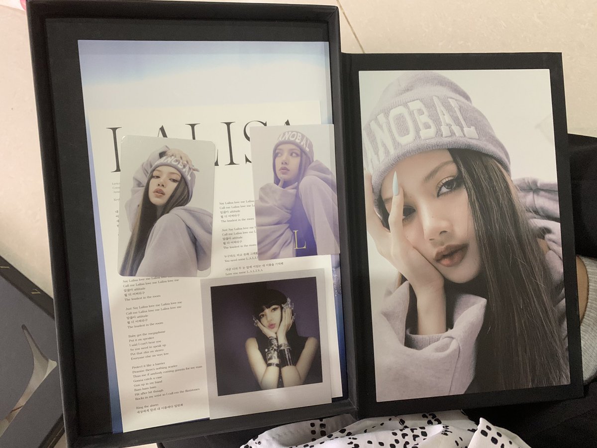 nan__nan__'s tweet photo. สั่งไป 2 รอบแล้ว ไม่รู้ว่าตัวเองดวงดีหรือแม่ค้ามือแม่น ตะลิซรักเค้าแหละ ได้การ์ดแรร์มา 2 ใบ ปลื้มปริ่ม ได้เลขพัสดุวันจันทร์ตอนเย็น วันพุธตอนเช้าของถึงแล้ว ใครผ่านมาอ่านรีวิวแนะนำร้านนี้เลยค่ะ  #รีวิวให้เทอออ https://t.co/L74pDnFexW