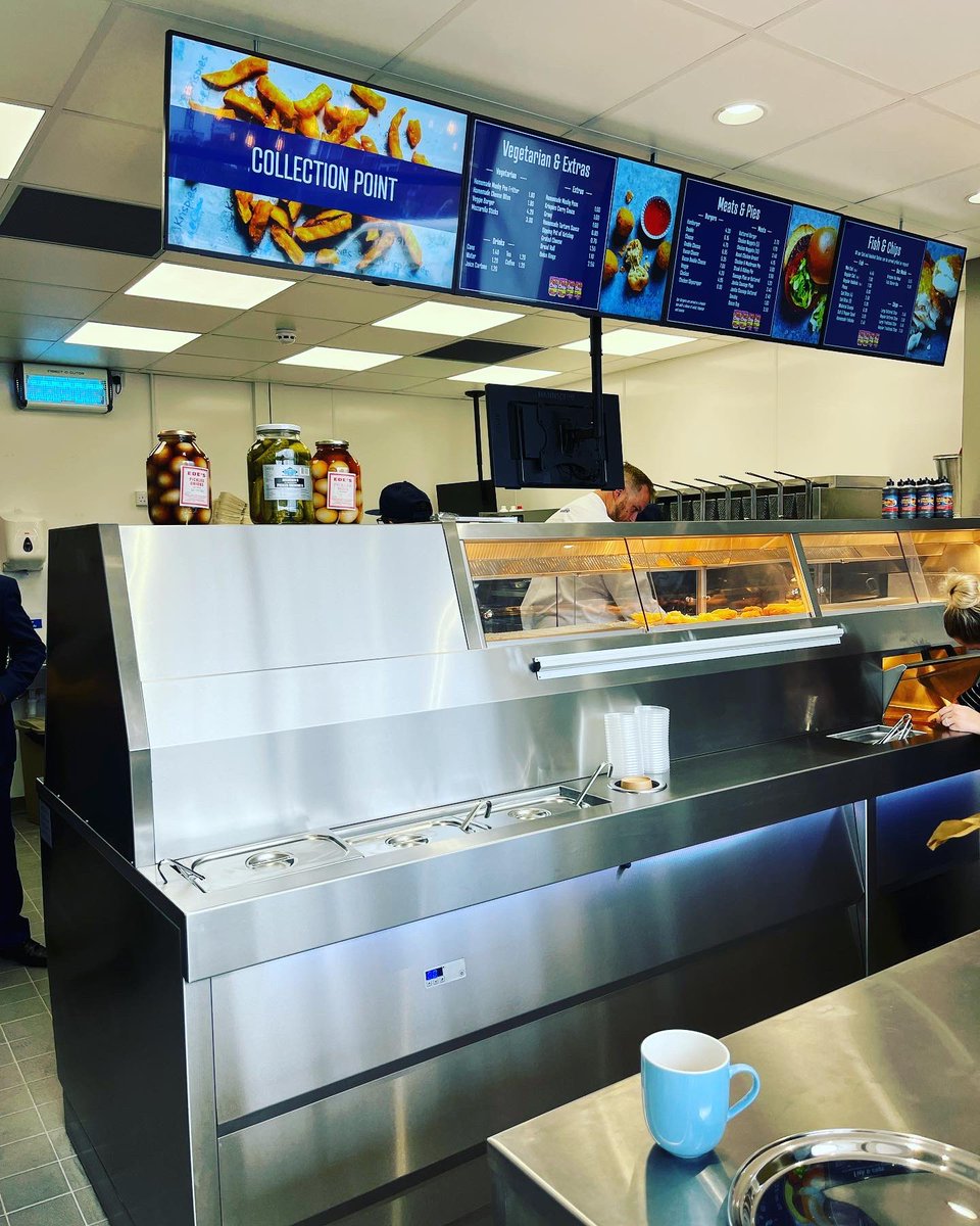 TomKFE's tweet photo. Great soft opening day @KrispiesExmouth new site in #exeter today! Great to see industry friends celebrating the new success and the @KFELtd range doing what it does cooking the famous product! Good luck guys! #fishandchips https://t.co/A6sz5PKptv