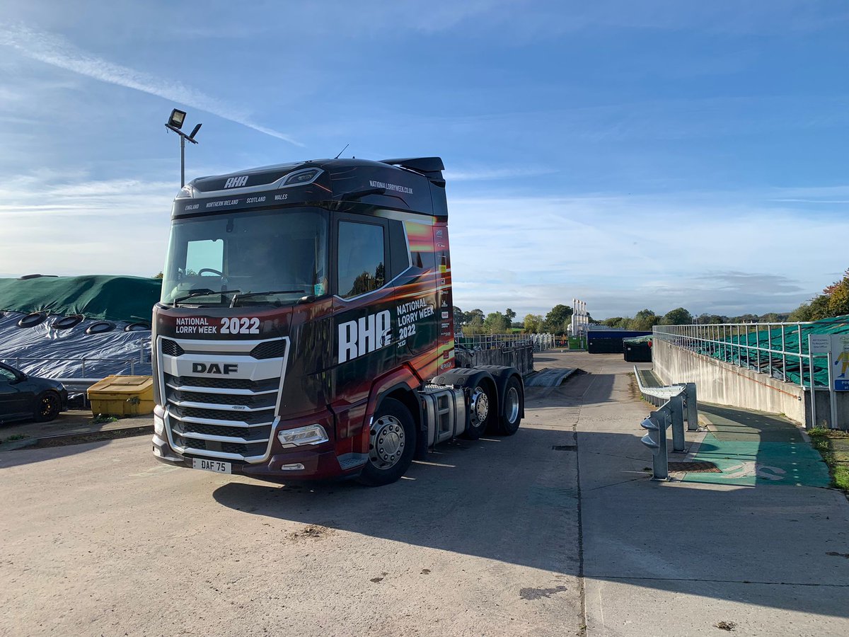 RHANews's tweet photo. Our #NationalLorryWeek roadshow visited RHA member @americold in Whitchurch this morning. It was great to see their AD plant which produces 95% of the electricity needed to power their chilled warehouses.
https://t.co/Kn0ULh5GZr
@RHAChrisAshley1 #RHAenvironment https://t.co/Kg8vaPMKdz