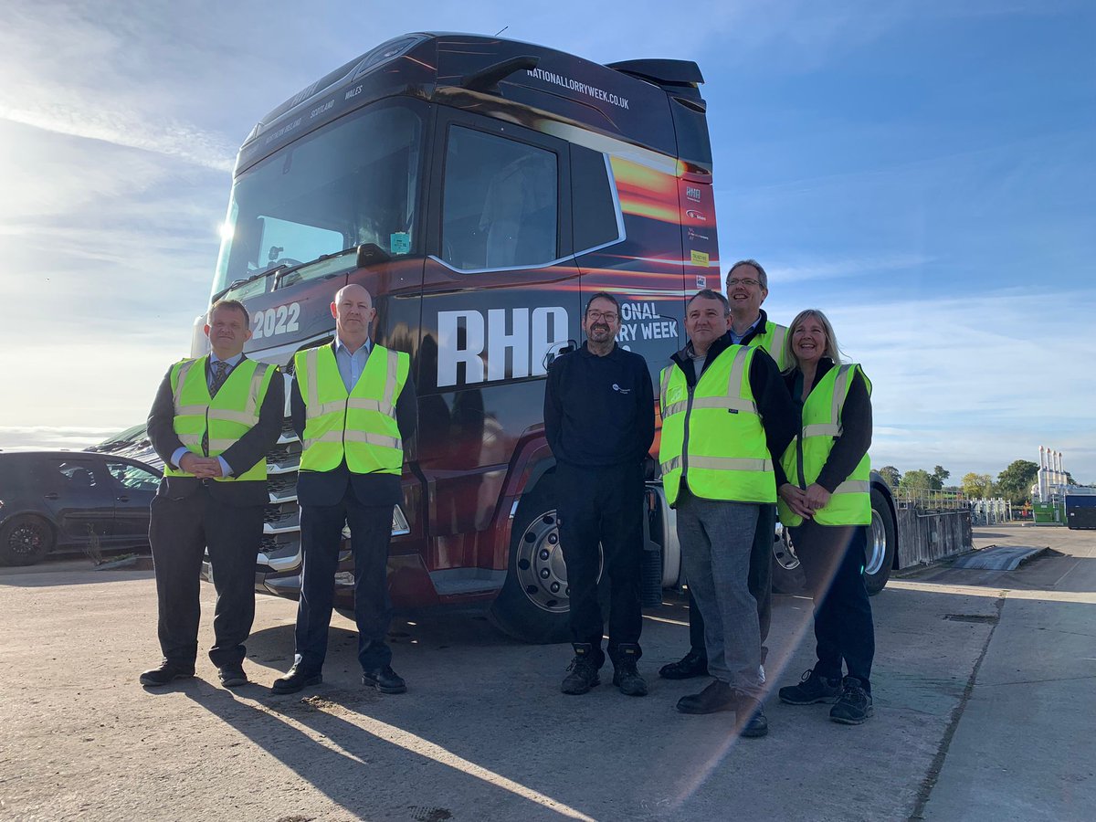 RHANews's tweet photo. Our #NationalLorryWeek roadshow visited RHA member @americold in Whitchurch this morning. It was great to see their AD plant which produces 95% of the electricity needed to power their chilled warehouses.
https://t.co/Kn0ULh5GZr
@RHAChrisAshley1 #RHAenvironment https://t.co/Kg8vaPMKdz