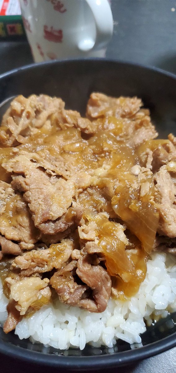 KATE0_0SPADEQ's tweet photo. またまた久々に作ったシリーズ
疲労コロンバイン状態にはやっぱ肉ですな✨
右は初めて買ったやつ
6 HOP IPA 6種類のホップを使っているとの事 
しかし...長野のクラフトビールはジャケのクセが強いな笑 こんなの笑うわ
#Ｑの日常 #おうちごはん𓎩𓌉𓇋 #信州浪漫 #6HOPIPA https://t.co/SgZjyU4ymj