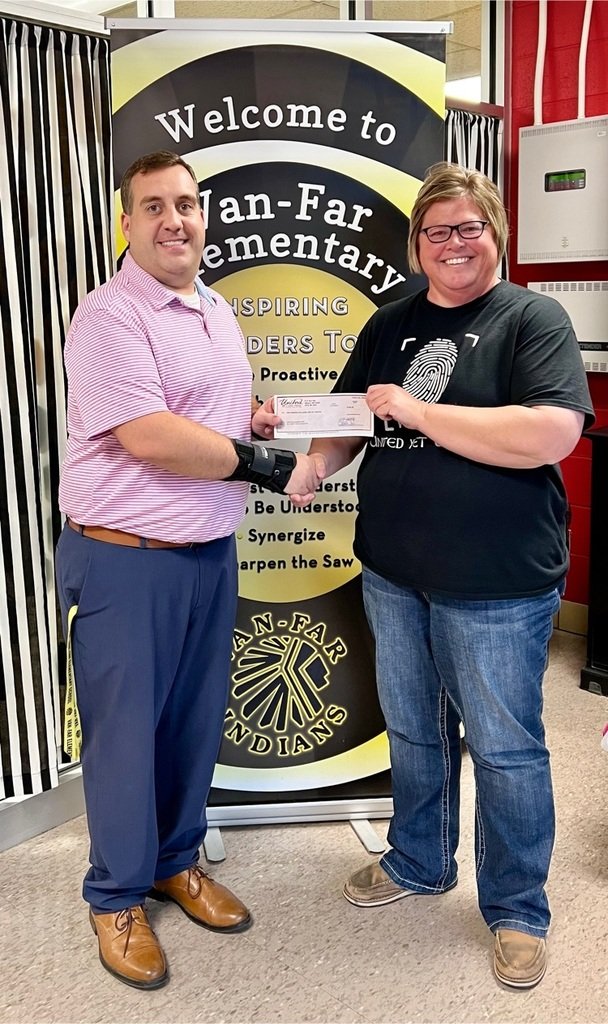 john_fortney22's tweet photo. Thank you to the United Credit Union of Vandalia for your donation to our Craft and Vendor Fair on November 19. Your support is appreciated! https://t.co/H7eH8abcYJ