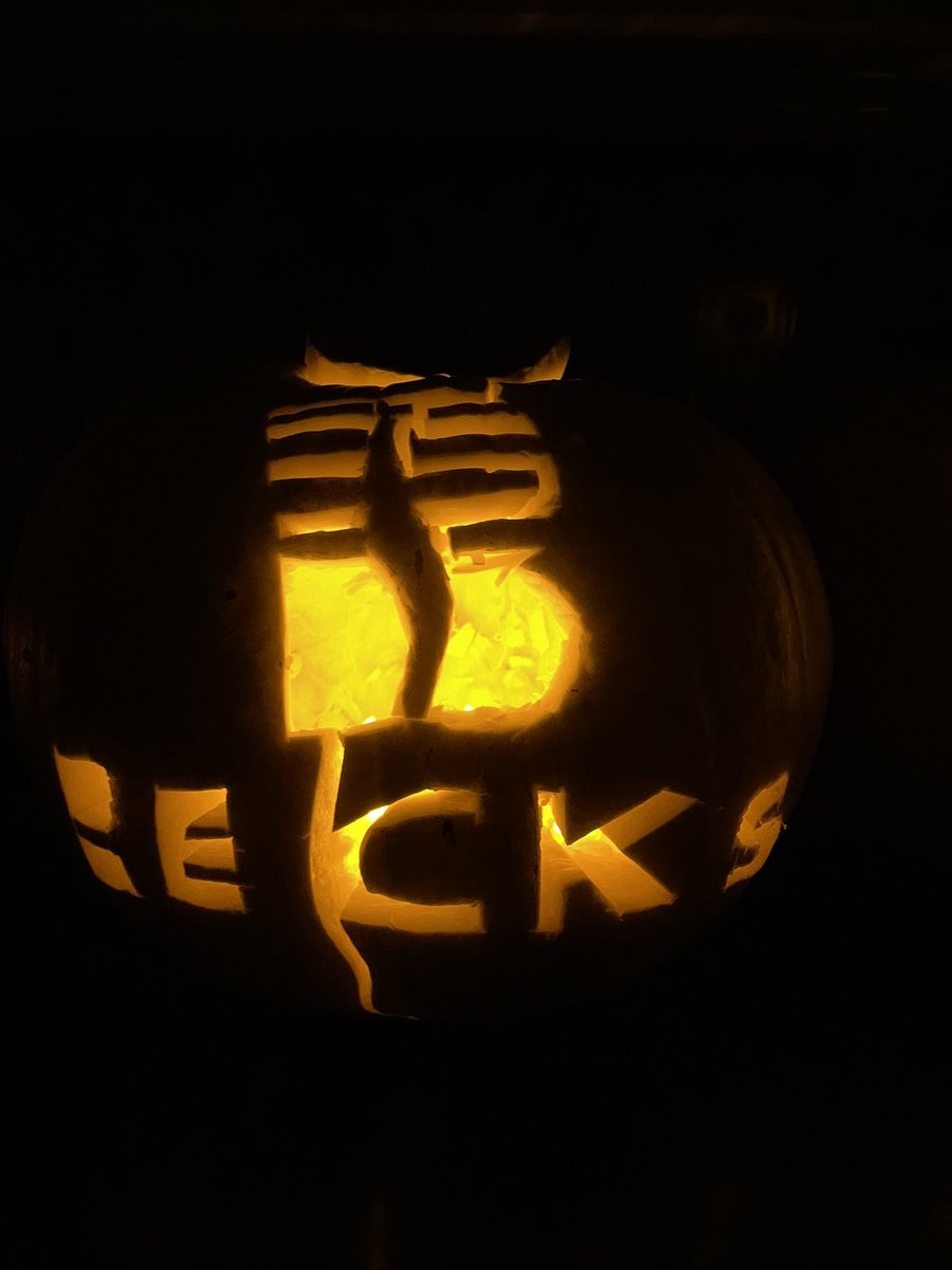 Devin_Hulstein's tweet photo. Cats out of the bag, @BecksHybrids has spooky good yields this fall! #harvest22 https://t.co/l12J4zUWWm
