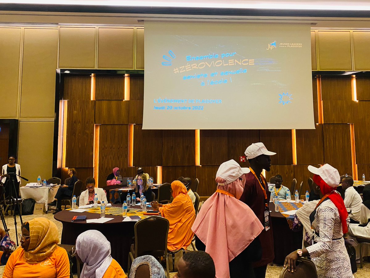 JLP_Niger's tweet photo. 📸 Retour en images sur l'événement #ZéroViolence ! Notre objectif: convaincre les autorités de modifier le règlement intérieur. Le Ministre de l'Education Ibrahim Natatou n'a pas pu être là 👉pourrions-nous avoir une audience svp ? @PresidenceNiger @mohamedbazoum @Ouhoumoudou_PM https://t.co/QgWBx3dcZB
