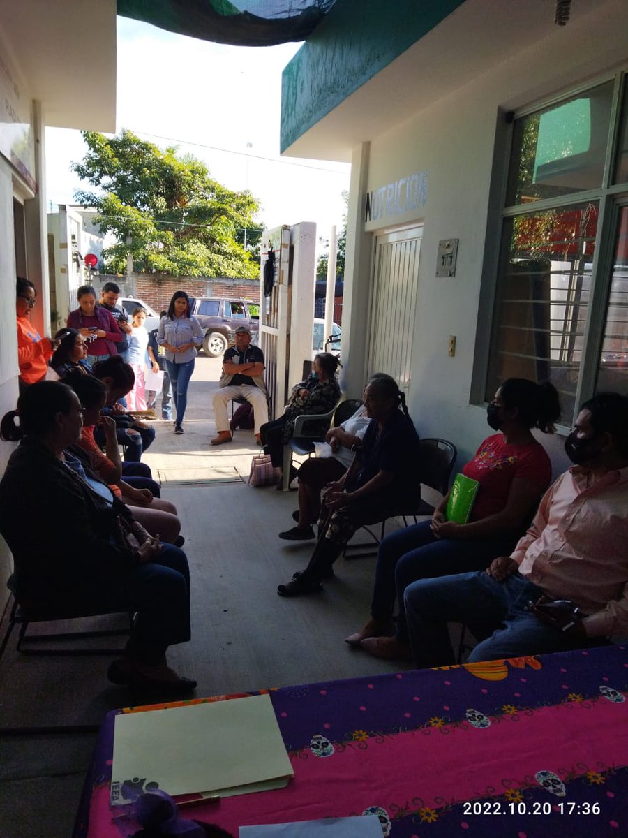 IEEASLP_rioverd's tweet photo. Calaveritas literarias se expusieron en el taller de lectura en el Centro Comunitario de Desarrollo Social, ubicado en El Refugio, perteneciente a la micro región 06. Actividades que se realizan para fortalecer el pensamiento y la lectura de los educandos. 🧠📚📖 https://t.co/MOjJcNnXOF