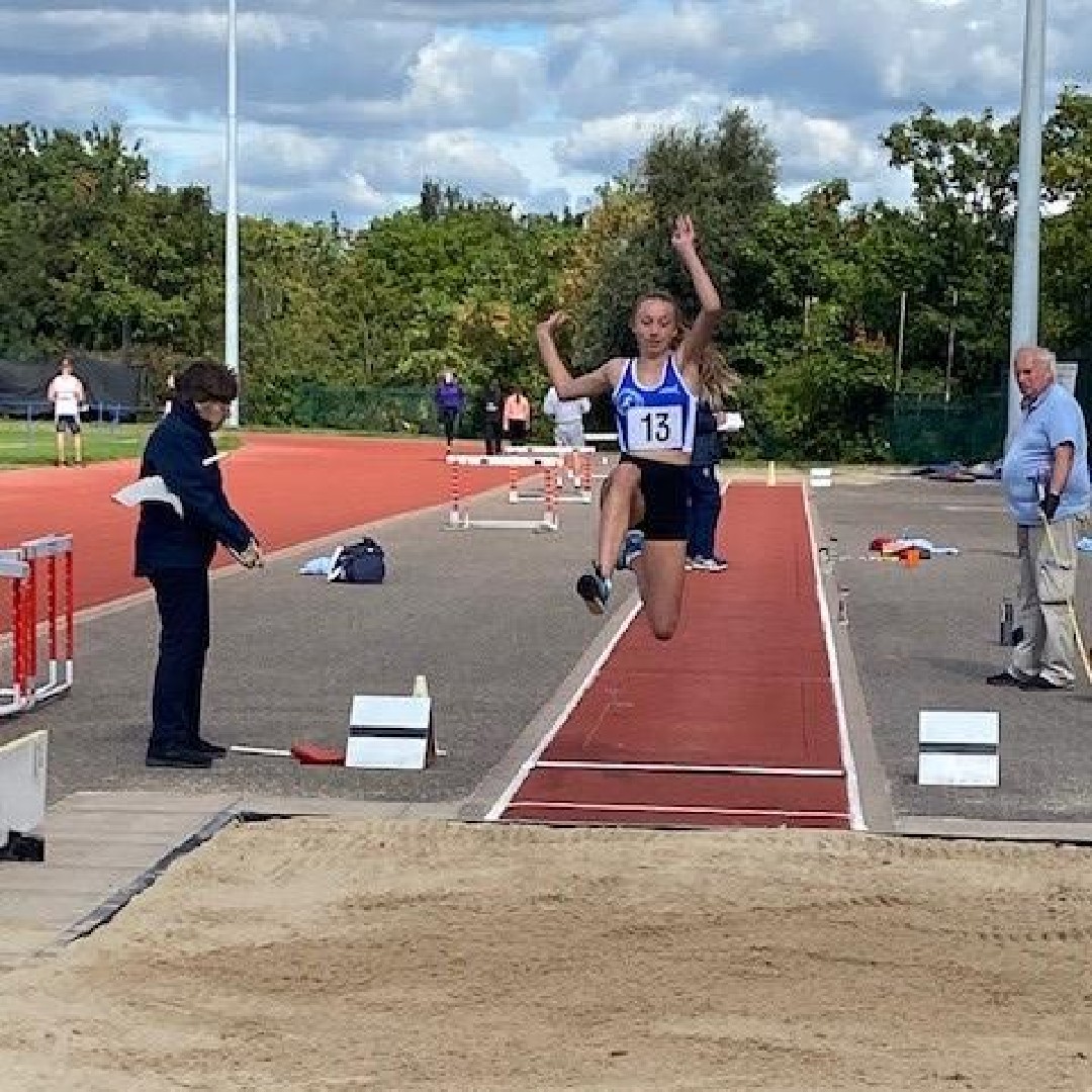 FulstonFamily's tweet photo. #StudentShoutout to Emila in Year 9 who has recently finished her summer season of competing!

Check out Emilia's story here! ⬇️

🌐 https://t.co/ZlAsyvvMfv

#KentPentathalon #StudentShoutouts #FulstonFamily https://t.co/pbZ6ap52R9