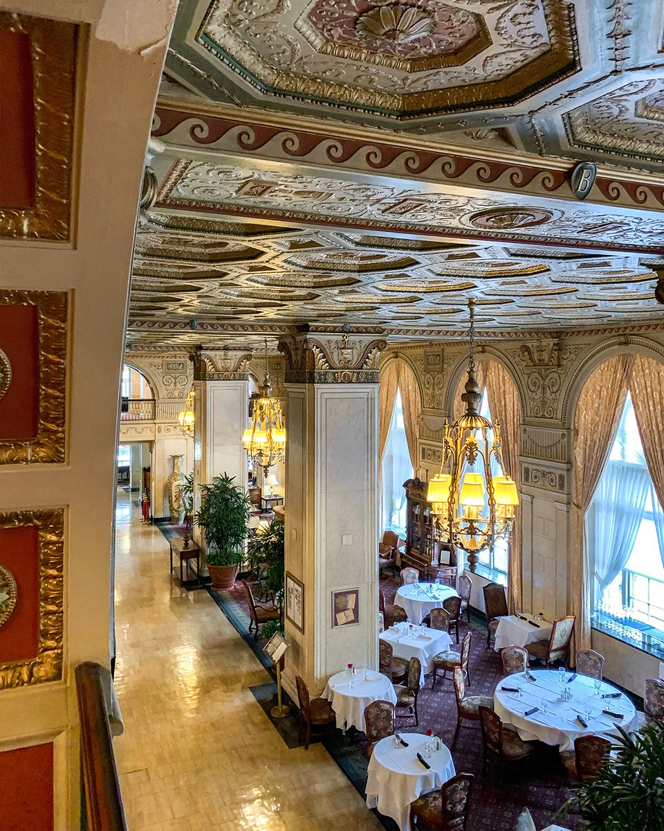 Happy birthday to the iconic Brown Hotel, which opened today in 1923! 🎉 The Georgian-revival-style property is home of the Hot Brown, listed on the National Register of Historic Places, and has hosted notable guests such as Muhammad Ali, Elizabeth Taylor, and Barack Obama. 🏨