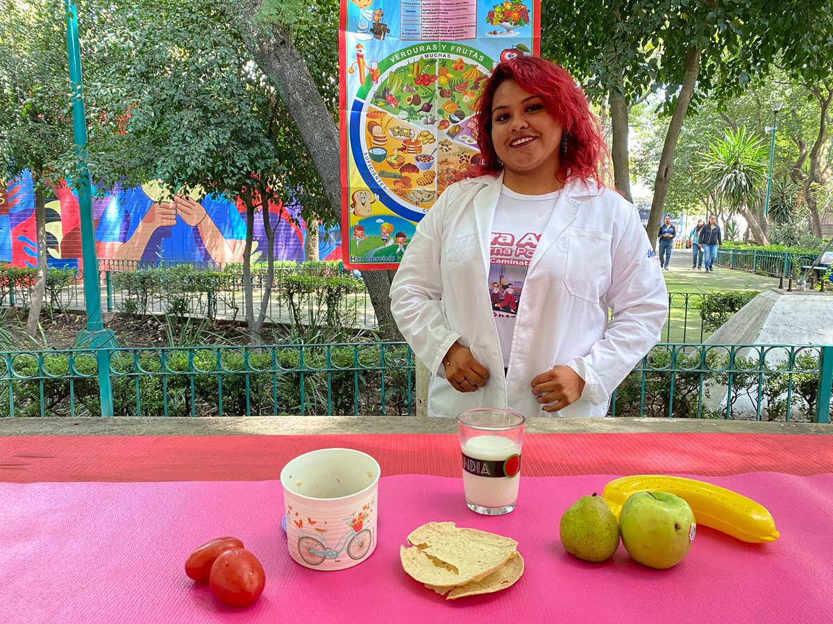 Ponte_Pila_'s tweet photo. 🔴 Sigue la transmisión #EnVivo de nuestras rutinas de activación física para toda la familia con nuestros promotores deportivos, así como la cápsula nutricional. #PontePila #SaludEnTuVida #DeporteComunitario 
👇🏻
https://t.co/VUsoCHPMF3 https://t.co/kQ0iYAQHBn