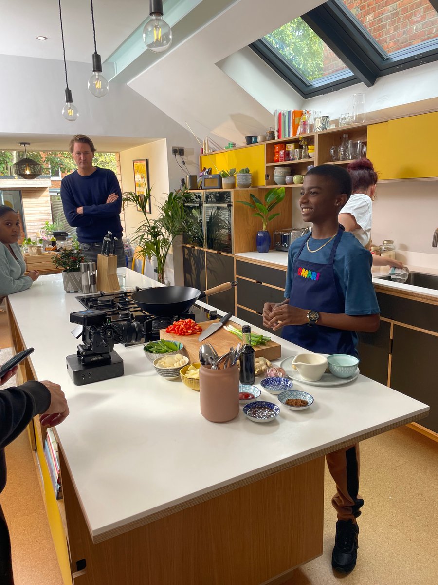 Sneak peek! 👀 

Curious about what our online school ambassador <a href="/OmariMcQueen/">Omari McQueen</a> has been up to? Keep a lookout for new content with the star vegan chef soon... 

In the meantime, refresh on Omari's story here: bit.ly/OmariMcQueen

#AnInspiredSchool #OnlineSchool
