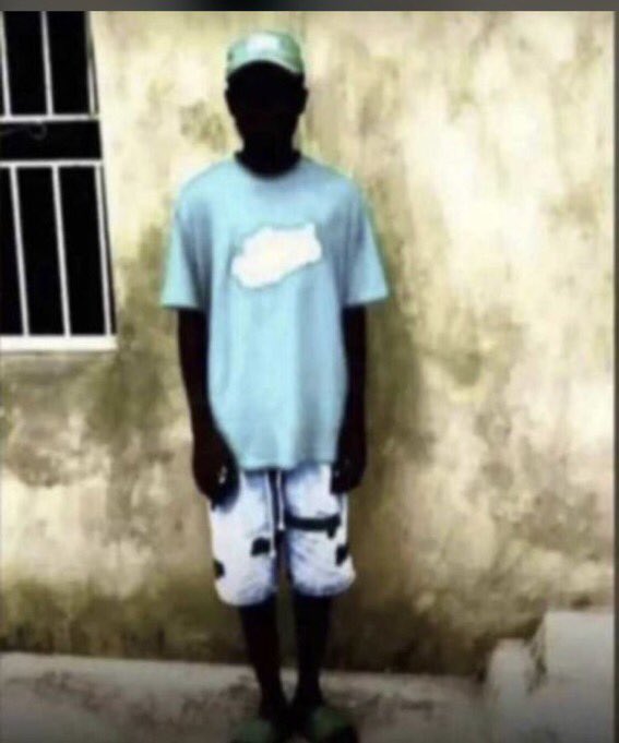 iam_brigght's tweet photo. Loan app : send us your full picture 
Me : https://t.co/Ih6hnAkZHE